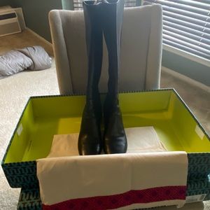 Pre-Owned Tory Burch Gigi 55 MM knee-length boots.